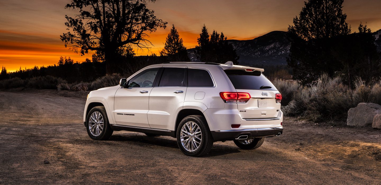 2017 Jeep Grand Cherokee Summit 4x4 Side Rear Exterior